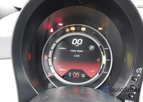 2015 Fiat 500E Battery Electric z USA, uszkodzony, nr VIN 3C3CFFGE1FT549836